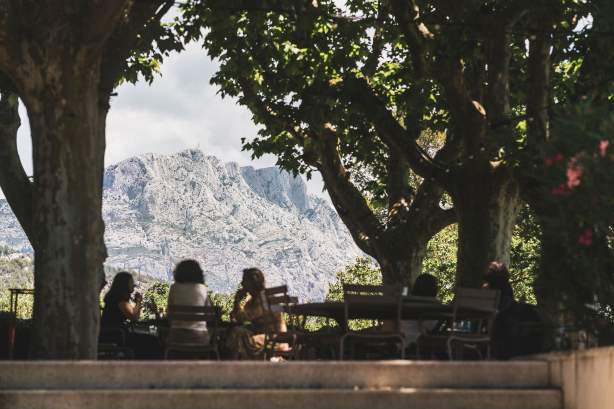 sur les terres de Paul Cézanne , vue montagne sainte victoire